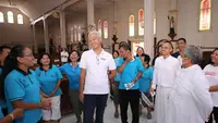 Gubernur Jawa Tengah (Jateng) Ganjar Pranowo mengecek persiapan misa paskah di Gereja Santo Antonius Purbayan, Jalan Arifin No 1 Kampung Batu, Kecamatan Pasar Kliwon, Kota Solo, Jateng, Sabtu (8/4/2023) (Istimewa)