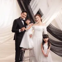 Intip detail looks keluarga Felicya Angelista & Caesar Hito di pemotretan terbaru [@felicyangelista_].