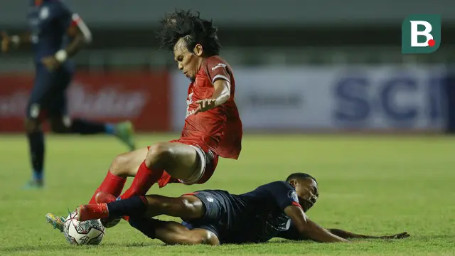Foto: Tensi Tinggi Kala Arema FC Berhadapan Dengan PSM Makassar di Ajang BRI Liga 1