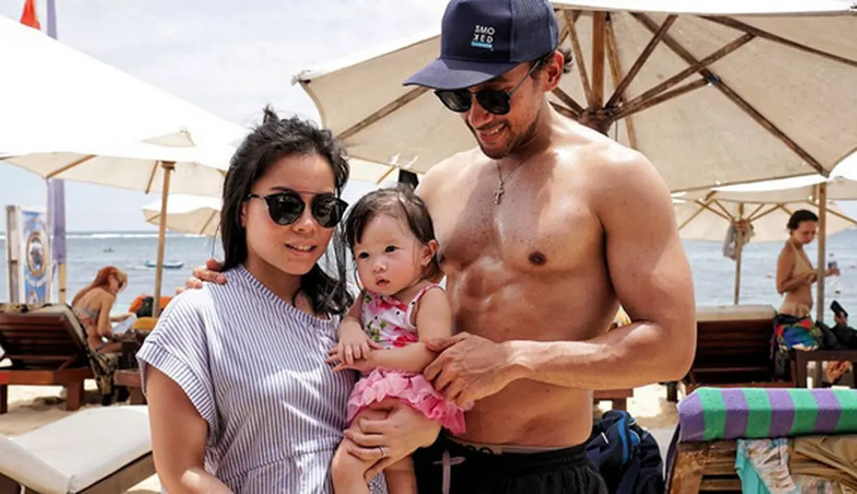 "Setiap hari adalah sesuatu yang baru. Anak lagi berkembang ditantang menjadi figur bapak. Tidak hanya ngomong, tapi juga memberikan contoh. Karena anak itu kan foto copy," ujar Maruli, di kawasan Kemang, Jumat (21/7). (Instagram/marulitampubolon777)