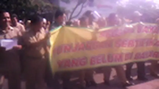 Guru SMA Lampung Utara Berdemo