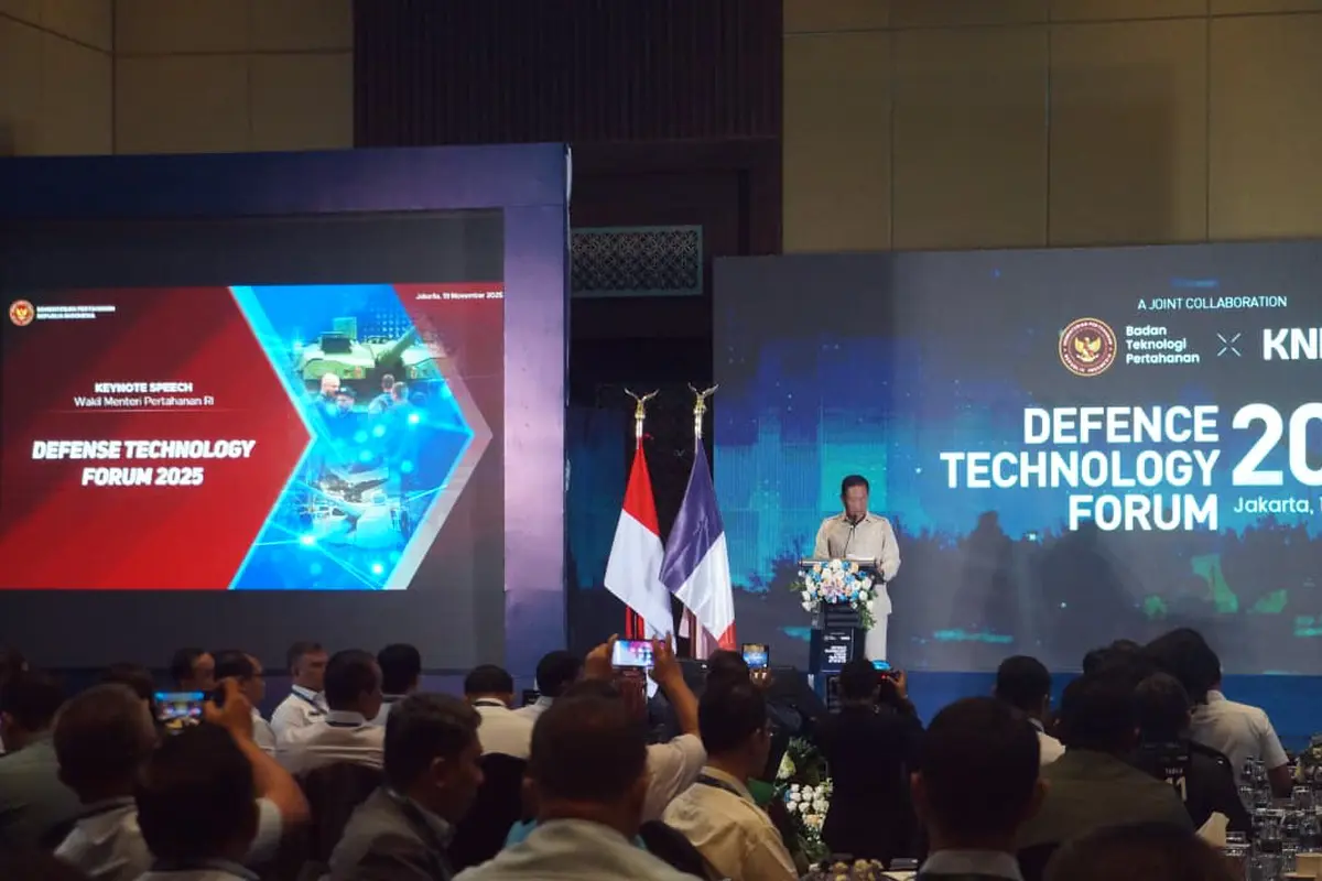 Wakil Menteri Pertahanan RI, Marsekal TNI (Purn) Donny Ermawan saat menghadiri Defense Technology Forum (DTF) 2025 di Golden Ballroom, The Sultan Hotel, Jakarta, pada Rabu (19/11/2025).
