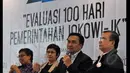 Menurut Effendi Simbolon (kedua kanan), pemerintahan Jokowi yang berjalan hampir 100 hari ini banyak meninggalkan celah untuk impeachment atau pemakzulan, Jakarta, Senin (26/1/20015). (Liputan6.com/Miftahul Hayat)
