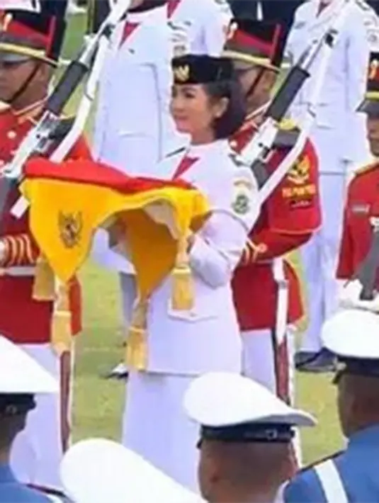 Seperti yang diketahui, untuk tahun ini kedua tim Paskibraka terdiri dari tim Sadewa dan Nakula. Tim Nakula, dan Maria masuk dalam tim Sadewa. (Via Insagram/@Mariafelicia23) 