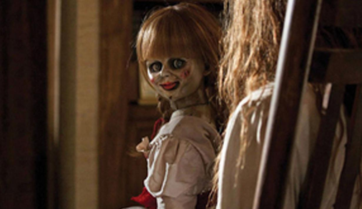 Boneka Annabelle, Boneka menjadi ikon di film The Conjuring " dan " Annabelle ". film ini terinspirasi oleh boneka nyata bernama sama. Film horor ini bahakan membuatnya menjadi salah satu film horor terlaris. (reuters)
