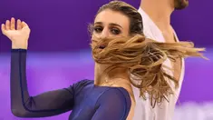 Atlet ice dancer Prancis, Gabriella Papadakis saat tampil bertanding untuk nomor ice dance free dance di Olimpiade Musim Dingin Pyeongchang 2018, Selasa (20/2). Tampil di Olimpiade PyeongChang, Gabriella dua kali membuat heboh. (Mladen ANTONOV/AFP)