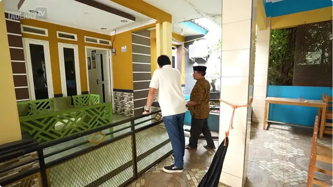 5 Potret Ruang Tamu Rumah Haji Bolot, Sederhana Tapi Bergaya Klasik