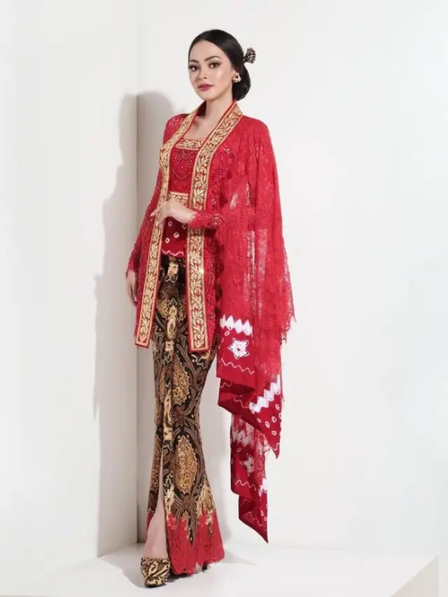 Jolene Marie kenakan kebaya (Instagram/jolenemarie)