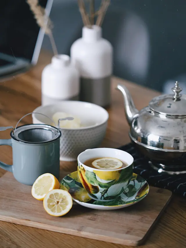 ilustrasi manfaat teh lemon yang baik untuk menyehatkan tubuh/Milada Vigerova/unsplash