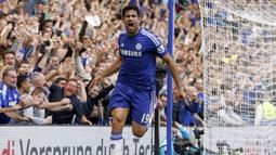 Diego Costa didatangkan Chelsea dari Atletico Madrid pada awal musim 2014/2015. Pada musim pertamanya ia langsung mencetak 20 gol di Premier League dari 26 laga dan kembali diulanginya dengan torehan gol yang sama pada musim ketiganya. Selama tiga musim membela The Blues hingga tengah musim 2017/2018, ia sukses mengoleksi 52 gol di Premier League dari total 89 laga. (AFP/Ian Kington)