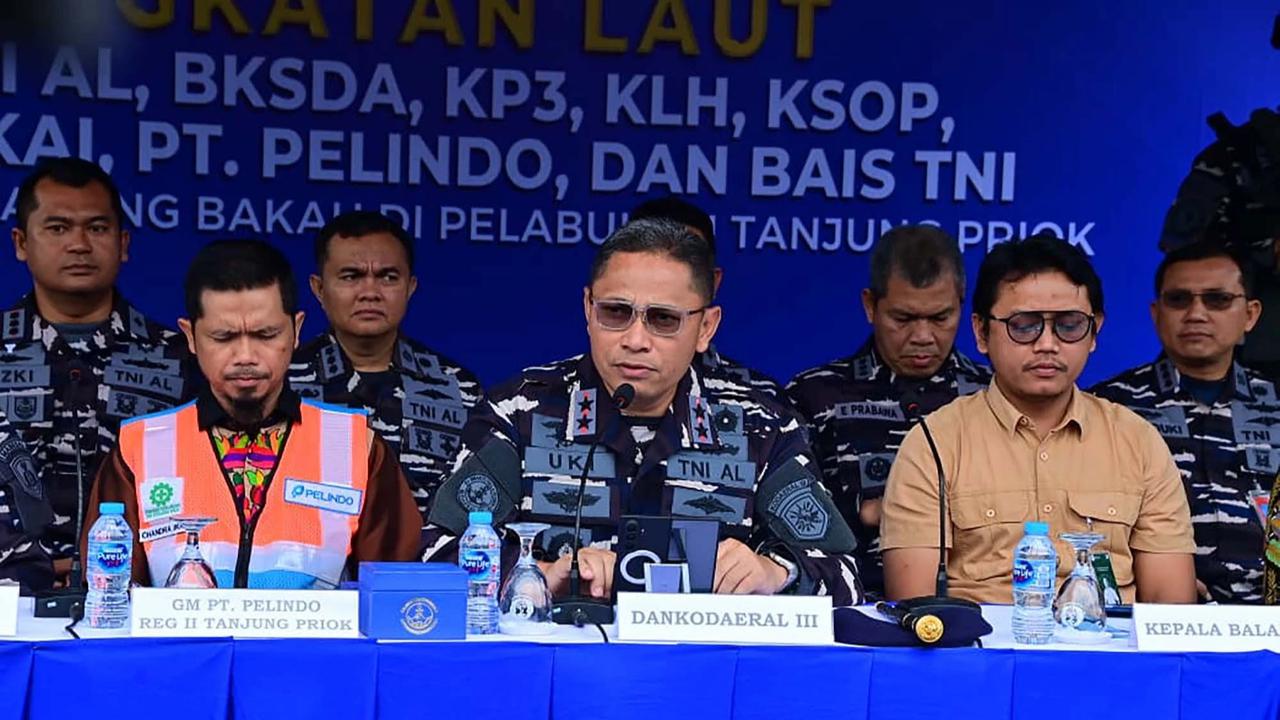 FOTO: TNI AL Gagalkan Penyelundupan Arang Bakau Puluhan Ton di Tanjung Priok