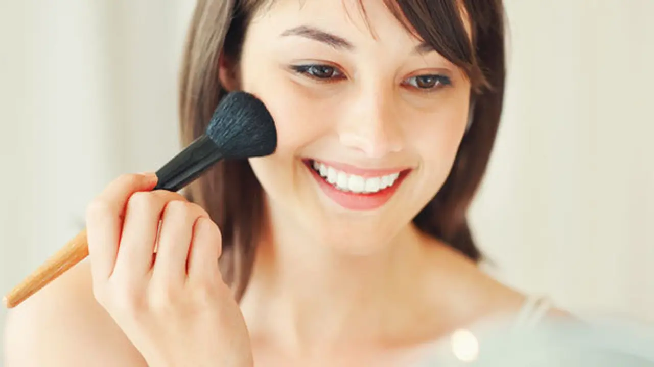 (c) shutterstock