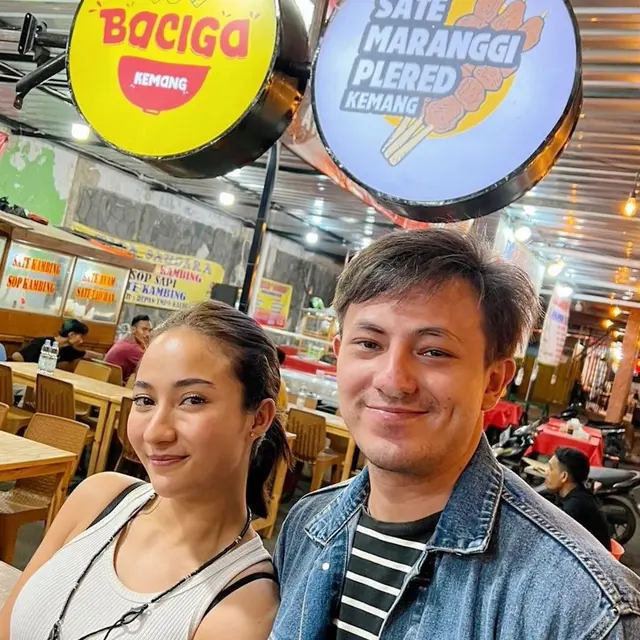 6 Potret Kebersamaan Dylan Carr dan Naomi Zaskia, Dikabarkan Cinlok di Dewi Rindu