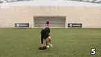 Philippe Coutinho dan Raheem Sterling mengalami sakit kepala karena menjalani permainan dalam sesi latihan Liverpool ini.