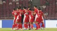 Timnas Indonesia U-23 saat melawan Thailand di semifinal Piala AFF U-23 2025 yang berlangsung di Stadion Utama Gelora Bung Karno (SUGBK) Senayan, Jakarta, Jumat (25/7/2025). (Bola.com/Abdul Aziz)