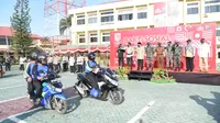 Sambut HUT ke-75 RI, Polda Kalsel Bagikan Sembako dan 1 Juta Masker