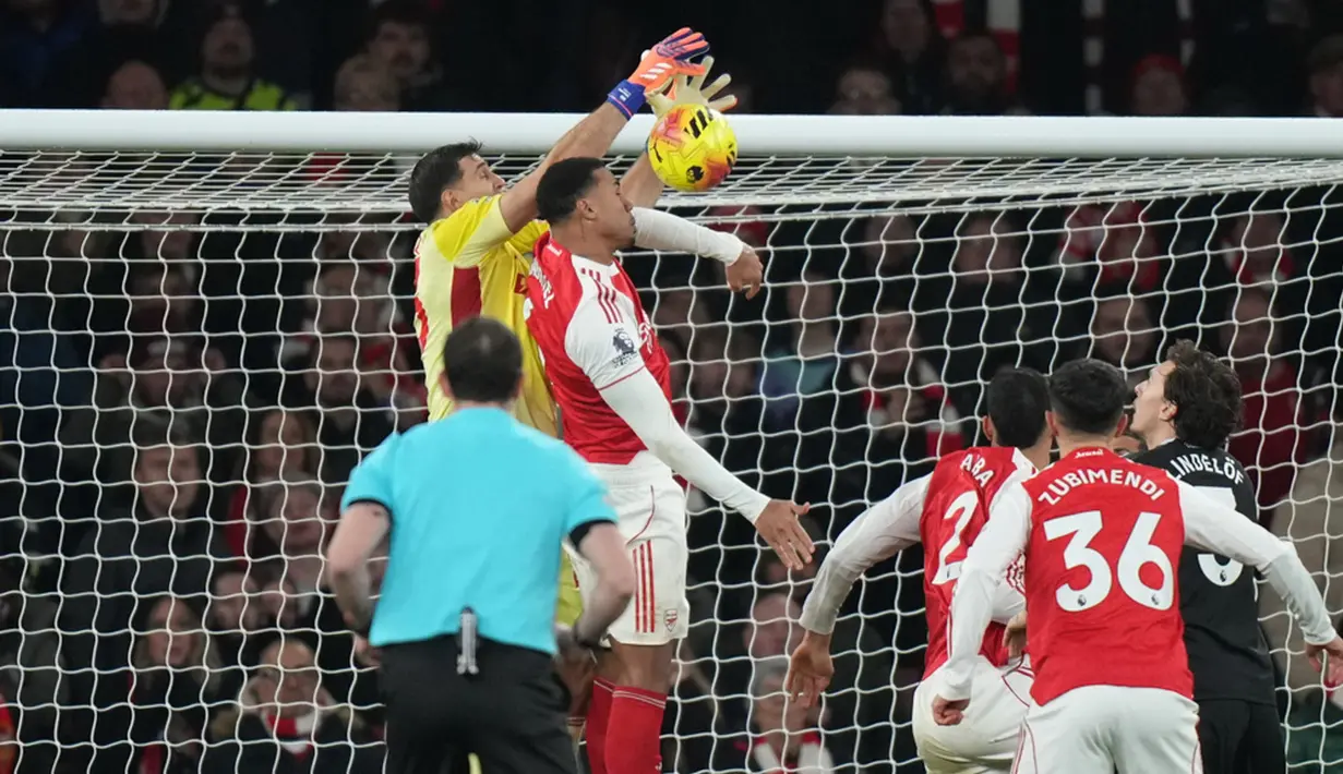 Kemenangan ini sekaligus menjadi ajang balas dendam yang manis bagi The Gunners. Mereka sukses menghentikan rekor 11 kemenangan beruntun Aston Villa sekaligus membalas kekalahan pada pertemuan sebelumnya. (AP photo/Alastair Grant)