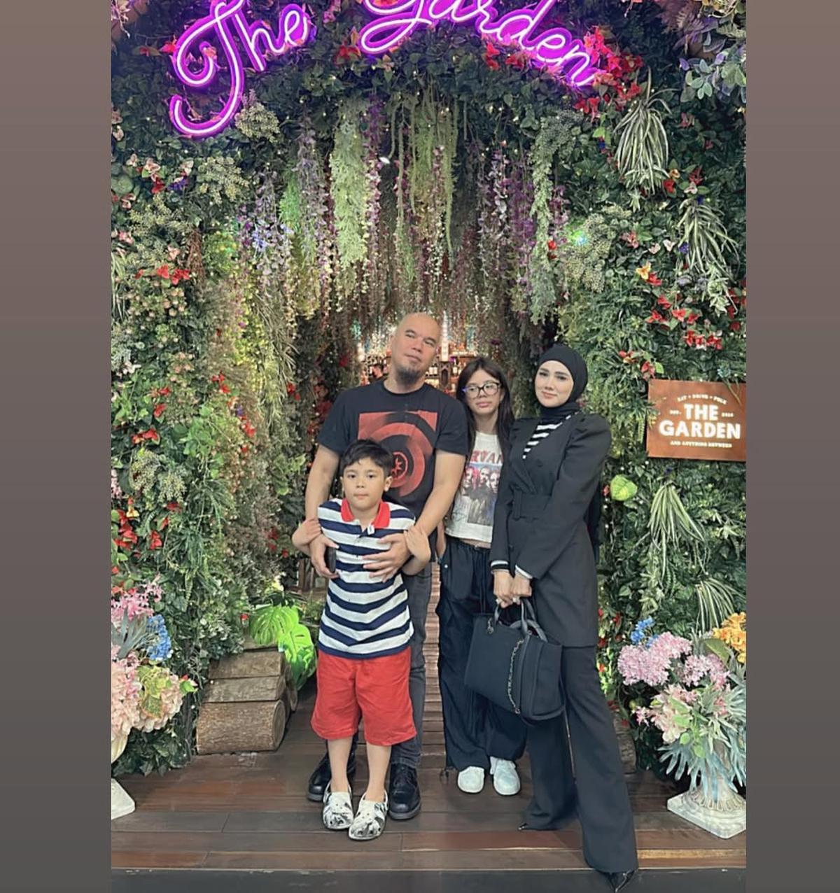 Pakai Makeup Tipis-Tipis, Potret Cantiknya Safeea Anak Mulan Jameela dan Ahmad Dhani