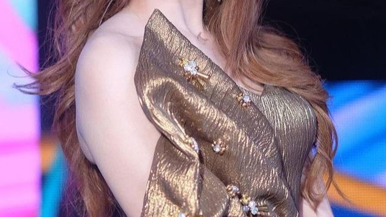 Pencinta dangdut pasti sudah familiar dengan sosok Rara.