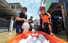Pemerintah Provinsi Jabar Salurkan Bantuan Darurat dan Tinjau Lokasi Terdampak Banjir di Bandung