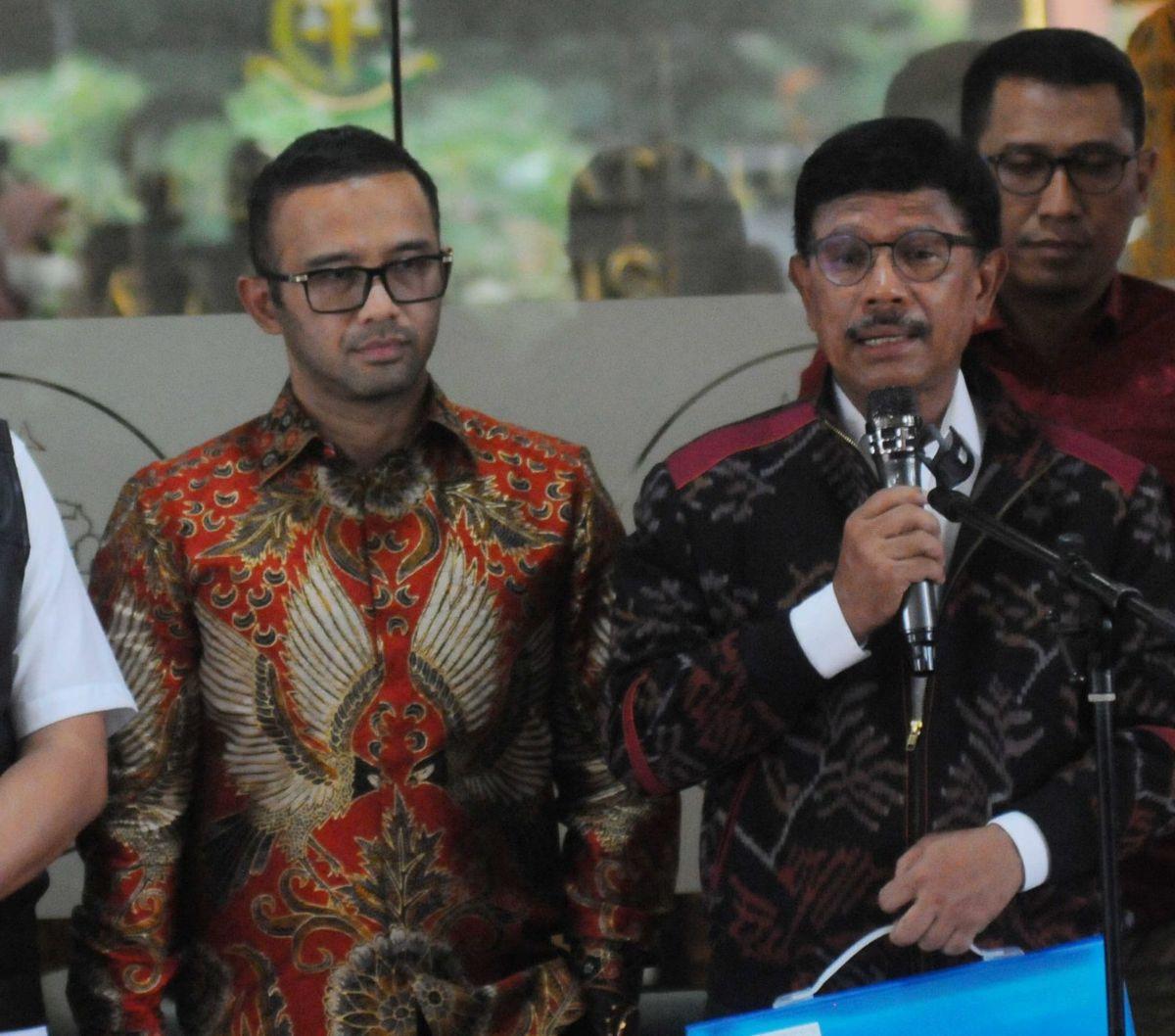 "Pada prinsipnya Pak JGP bersedia menjadi JC," kata kuasa hukum Johnny Plate, Achmad Cholidin dalam keterangan tertulisnya, Senin (12/6).