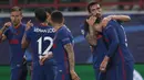 Pemain Atletico Madrid merayakan gol yang dicetak Jose Gimenez ke gawang Lokomotiv Moscow pada laga lanjutan Liga Champions 2020/2021di Stadion Lokomotiv, Rabu (4/11/2020) dini hari WIB. Atletico Madrid bermain imbang 1-1 melawan Lokomotiv Moscow. (AFP/Maxim Shemetov/pool)