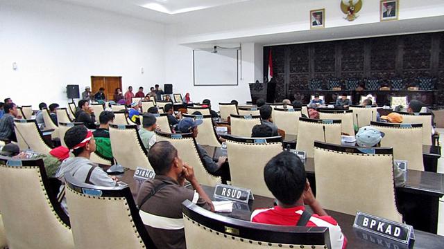 Mediasi antara Perpag atau warga penolak pabrik semen Gombong dengan Pemkab dan PT Semen Gombong di DPRD Kebumen. (Foto: Liputan6.com/Perpag Kebumen/Muhamad Ridlo)