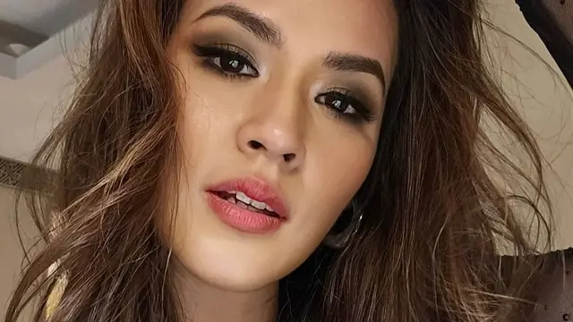 Potret Raisa dengan Makeup Berantakan Usai Manggung