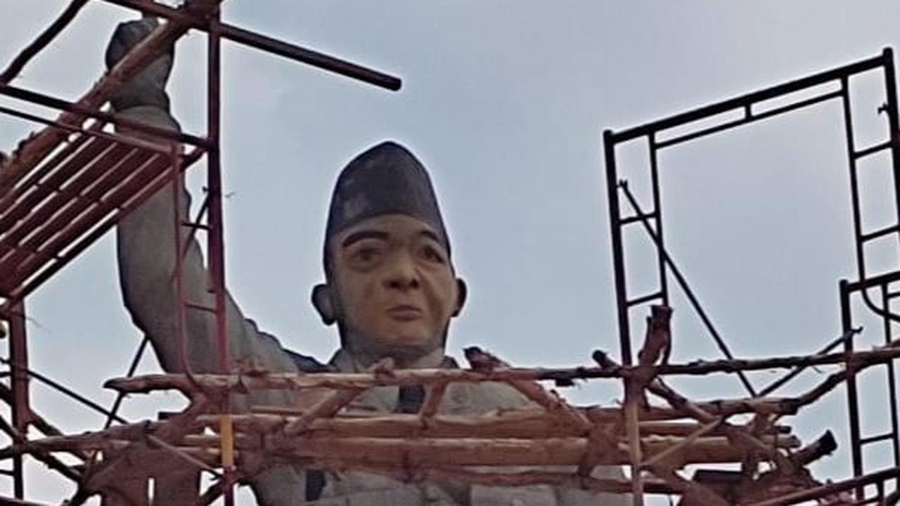 Pemkab Banyuasin Ultimatum Kontraktor Perbaiki Patung Tak Mirip Bung Karno, Tak Beres Diganti!