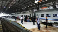 Suasana di Stasiun Besar Purwokerto, Jawa Tengah. (Foto: Liputan6.com/Muhamad Ridlo).