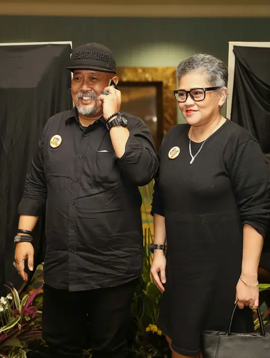 "Tapi buat saya, ringan atau berat, yang penting kita mengupayakan untuk tetap sehat. Kalau enggak, jadi apa ya, kita dikasih otak ya dipakai gitu (mengupayakan kesembuhan)," sambung aktor legendaris tersebut. (Nurwahyunan/Bintang.com)