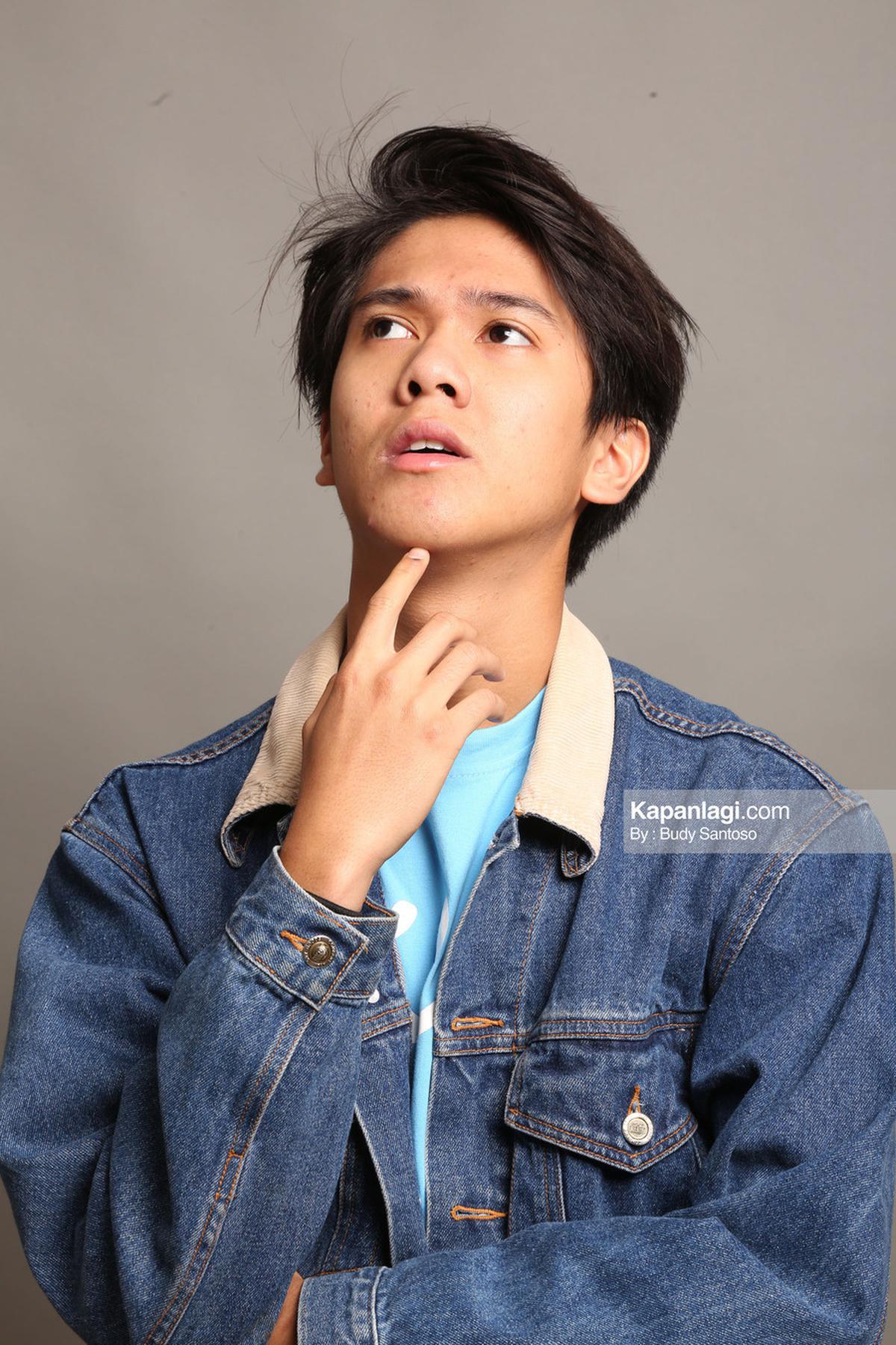 Setelah bubarnya Coboy Junior pada tahun 2017, Iqbaal Ramadhan mulai fokus pada karier solo dan melanjutkan pendidikannya di luar negeri di United World College.&nbsp;
