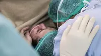 Denny Caknan dan Bella Bonita di momen kelahiran anak pertamanya. [Foto: Instagram/denny_caknan]