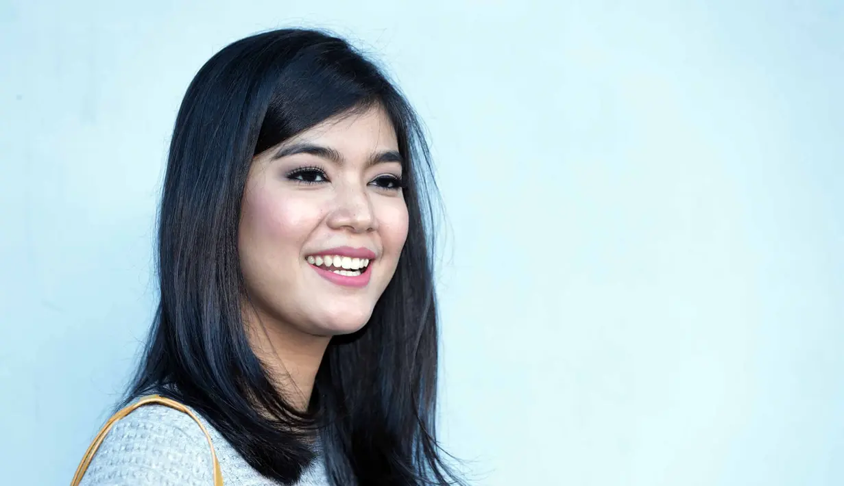 "Setiap bulan nambah sekilo, jadi sekarang total empat kilo. Dari 59 kilo sekarang 63 kilo," ujar Raya Kohandi istri dari Amdriyanto itu. (Deki Prayoga/Bintang.com)