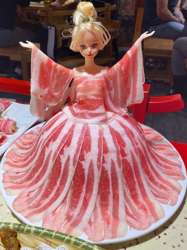 7 Potret Nyeleneh Penyajian Menu Daging di Restoran Ini Bikin Geleng Kepala