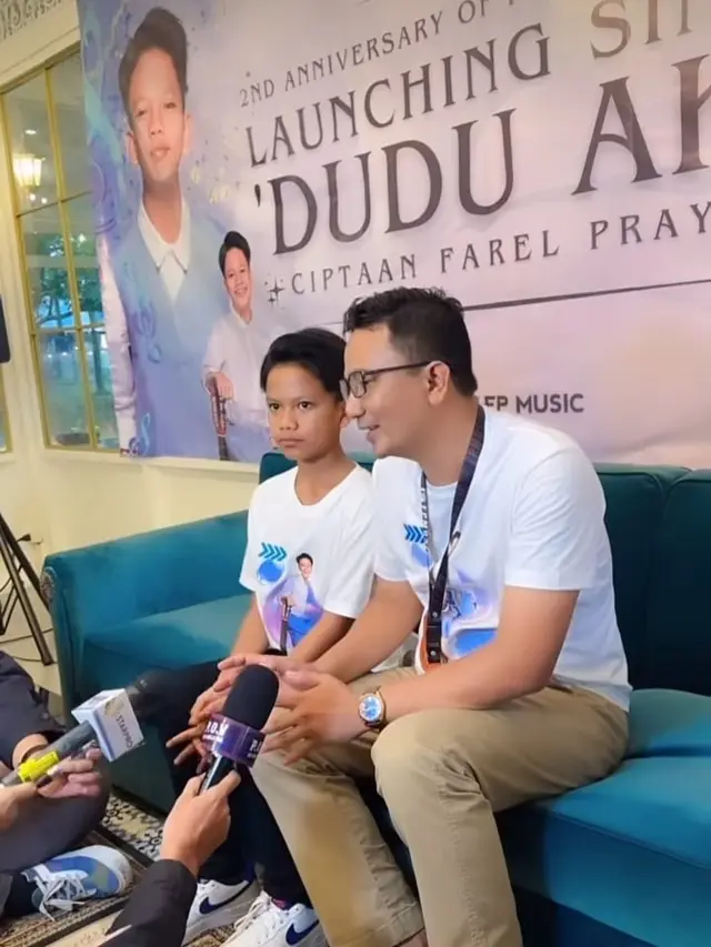 Potret Farel Prayoga saat rilis single baru berjudul Dudu Aku (Sumber: Instagram/@farelprayoga.real)