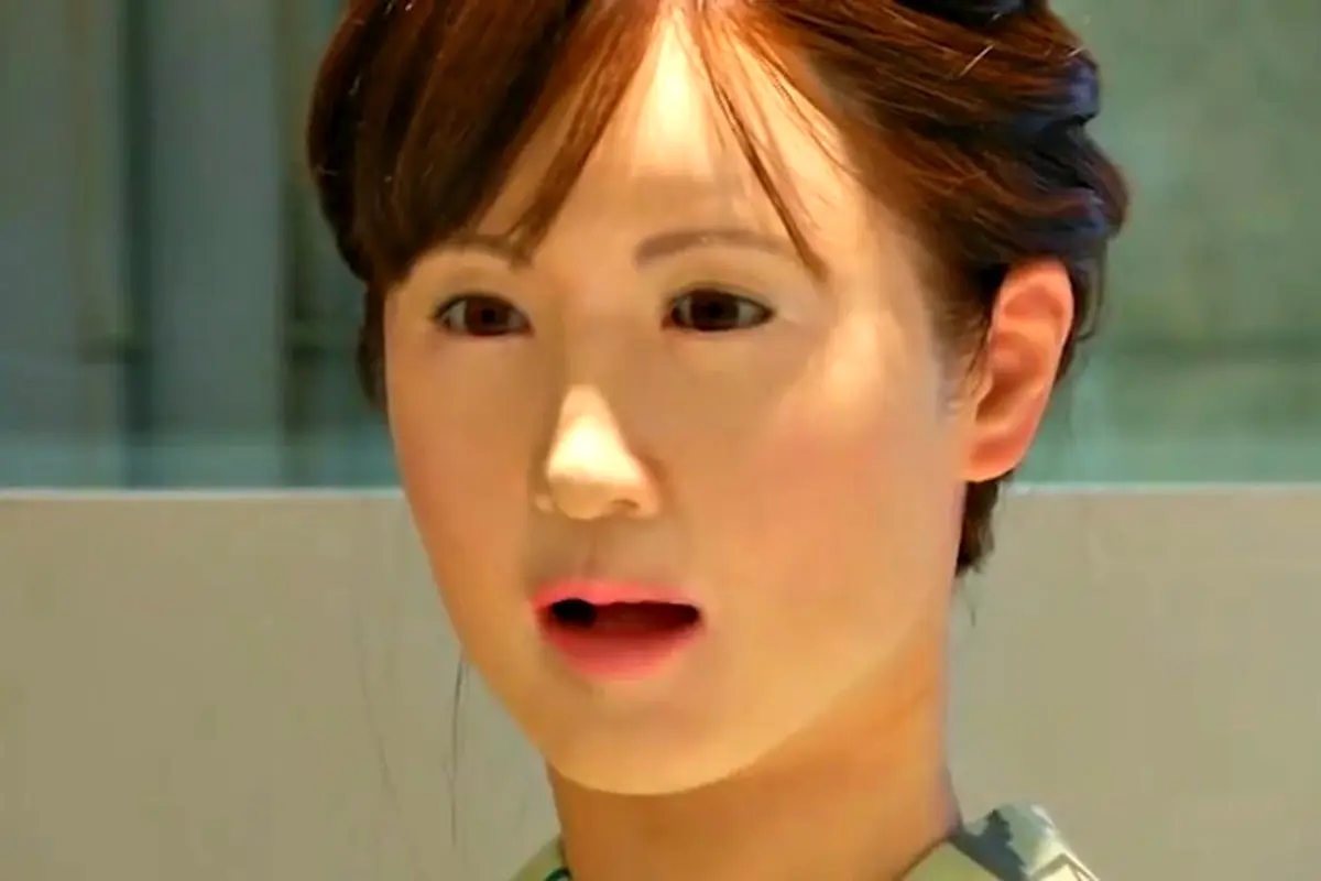Wow, Robot Cantik Jadi Resepsionis Pertokoan