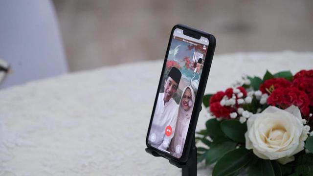 Presiden Jokowi Bersilaturahmi dengan Wapres Ma'ruf secara Daring
