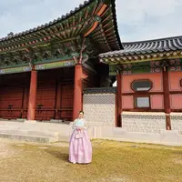 Melalui akun Instagram pribadinya, Raisa mengunggah beberapa foto saat mengenakan hanbok. Tampaknya Raisa sedang mengunjungi Gyeongbokgung Palace. [Foto: instagram.com/raisa6690]