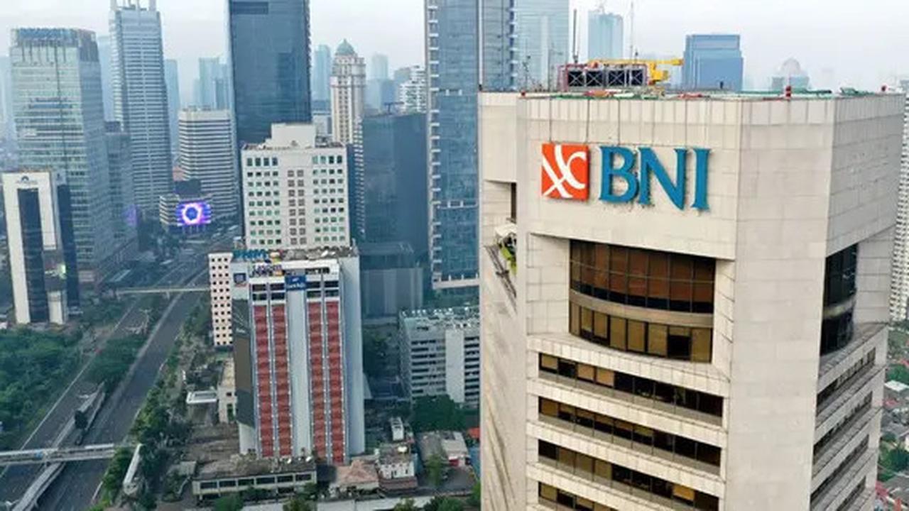 Jadwal Operasional Bank BCA &amp; BRI Saat Libur Lebaran 2025, Kapan Buka dan Layanan Tersedia?