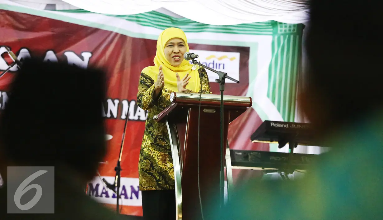 Mensos Khofifah Indar Parawansa memberikan sambutan saat penandatanganan Nota Kesepahaman (MoU)  program edukasi keuangan syariah bagi kaum muslim nusantara di Tangerang, Banten, Senin (30/5). (Liputan6.com/Angga Yuniar)