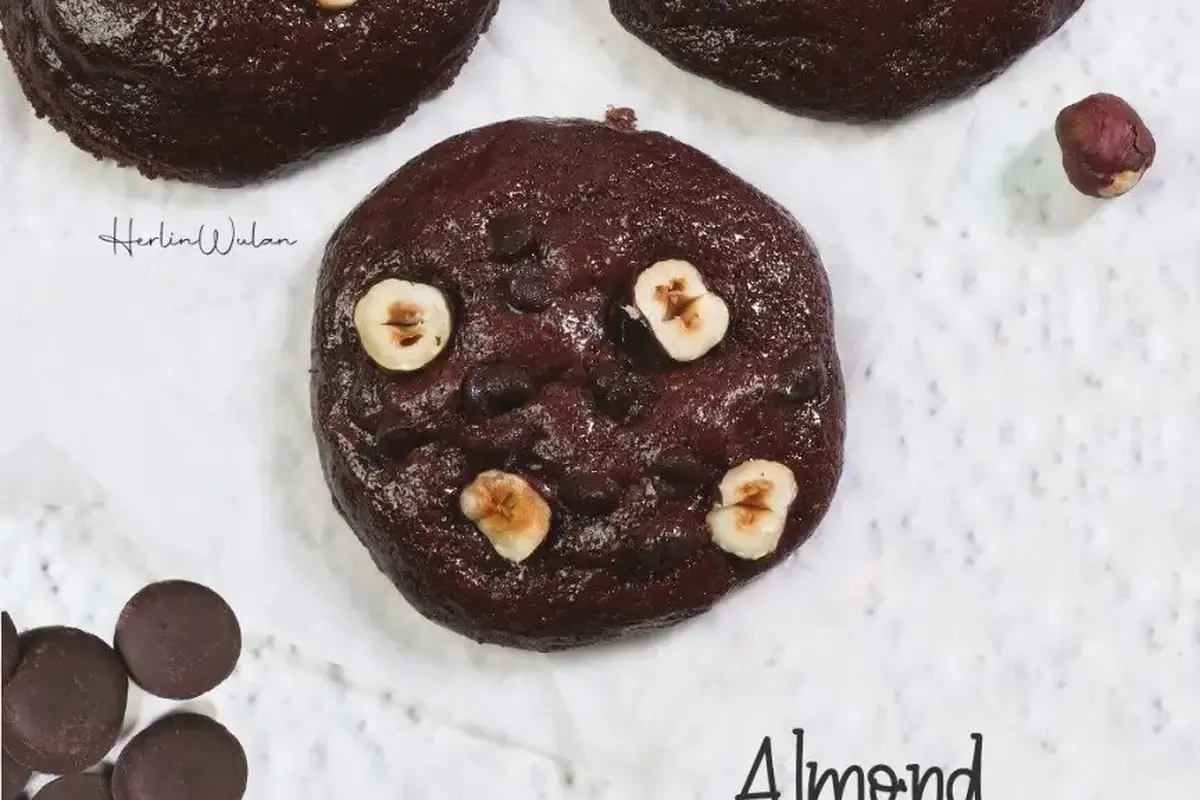 Almond Chocolate Cookie