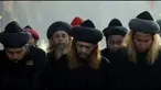 Komunitas Jemaah An Nadzir yang bermukim di dekat Danau Mawang, Kabupaten Gowa, Sulawesi Selatan, mengakhiri puasanya Rabu (15/7/2015) siang sekitar pukul 14.00 WIB. Pimpinan spiritual An Nadzir Gowa, Ustaz Lukman menyatakan haram hukumnya jika melanjutka