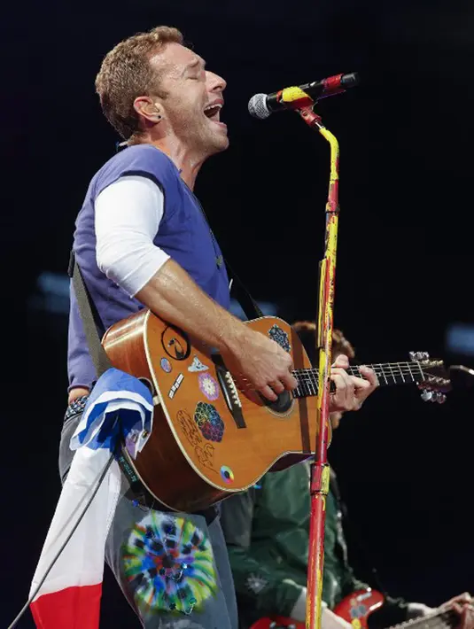 <p>Bahkan Jay Z menyarankan untuk tak melewatkan penampilan Chris Martin yang tentunya bersama grup band Coldplay nya. Menurut Jay Z hal itu akan merugikan jika sampai terlewatkan. (AFP/Geoffroy Van Der Hasselt)</p>