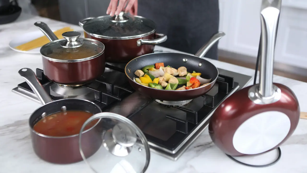 4 Kesalahan Membersihkan Alat Masak Enamel
