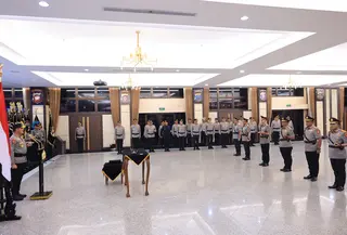 Polri menggelar upacara serah terima jabatan (sertijab) Inspektur Pengawasan Umum (Irwasum) Polri dan empat kepala kepolisian daerah (Kapolda) di Rupattama Mabes Polri, Jakarta, Jumat (9/10/2026).