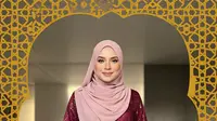 11 Rekomendasi Warna Jilbab Terbaik untuk Gamis Merah Marun, Hijaber Tampil makin Menawan