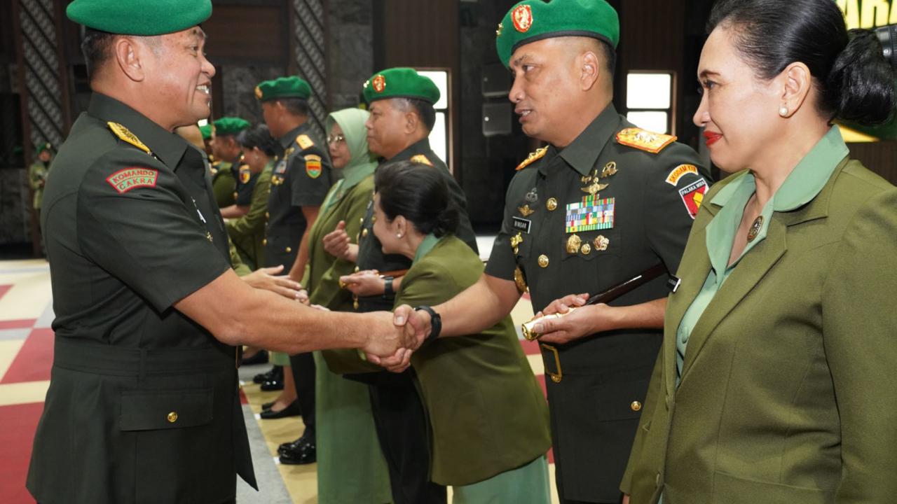 FOTO: Kasad Pimpin Pengalihan Komando Enam Kodam Baru