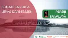 Berita video momen Makan Konate tak bisa lepas dari Michael Essien saat pertandingan Persib Bandung melawan Sriwijaya FC di Piala Presiden 2018, Bandung, Selasa (16/1/2018).