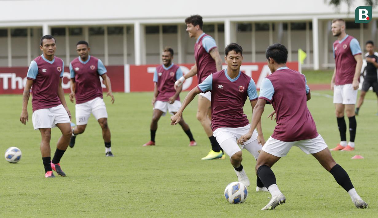 Pemain PSM Makassar saat sesi latihan jelang laga Piala AFC di Stadion Madya, Jakarta, (9/3/2020). PSM Makassar akan berhadapan dengan Kaya FC. (Bola.com/M Iqbal Ichsan)
